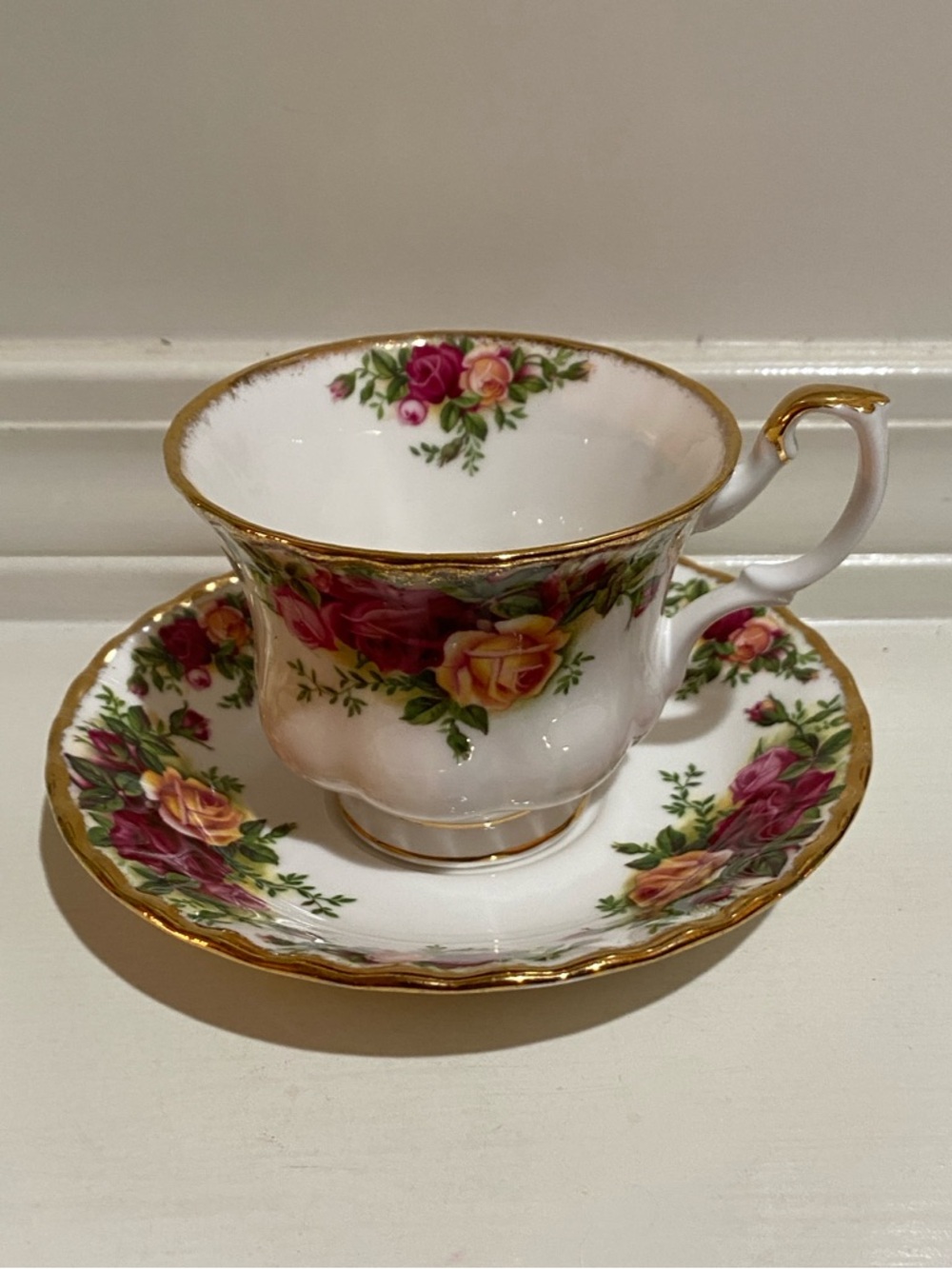 Vtg Royal Albert Old Country Roses Tea Cup & Saucer